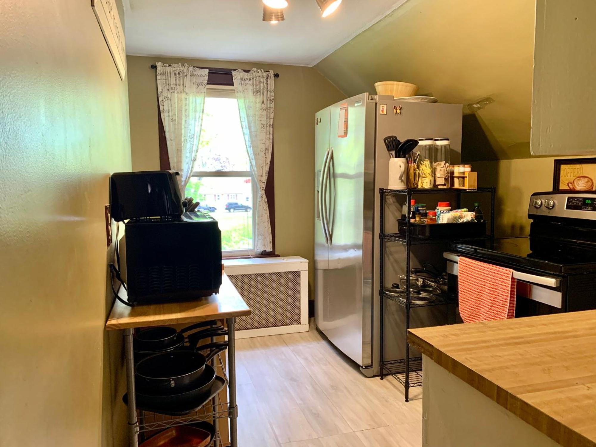 Cozy 2Nd Floor Apartment With Private Entrance Chicopee Exterior photo